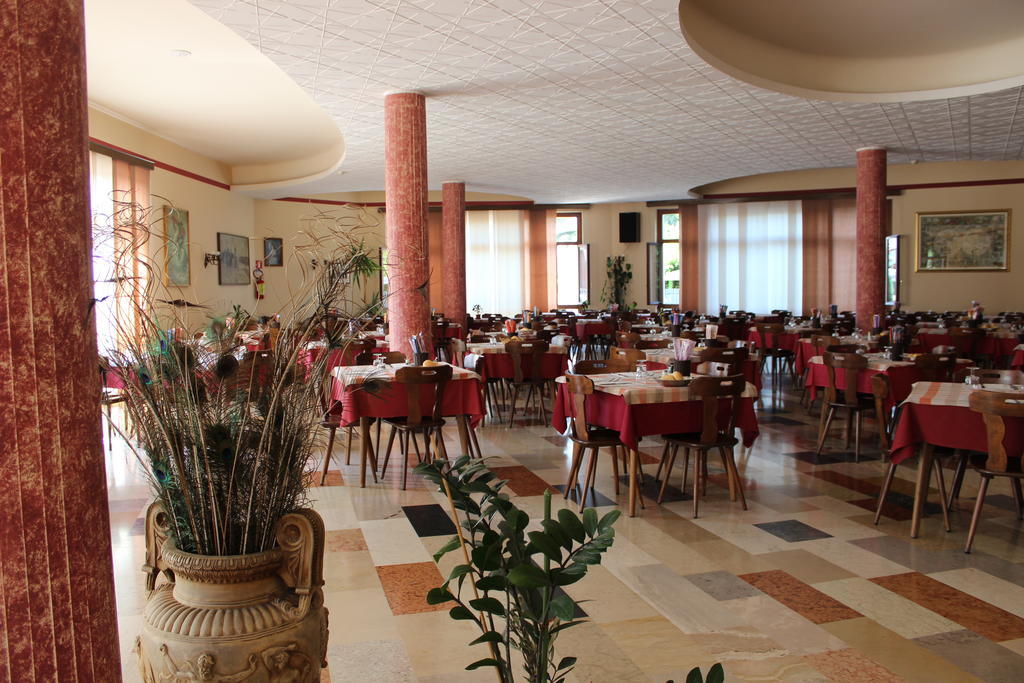 Albergo Napoleone 산탐브로지오 디 발폴리첼라 외부 사진