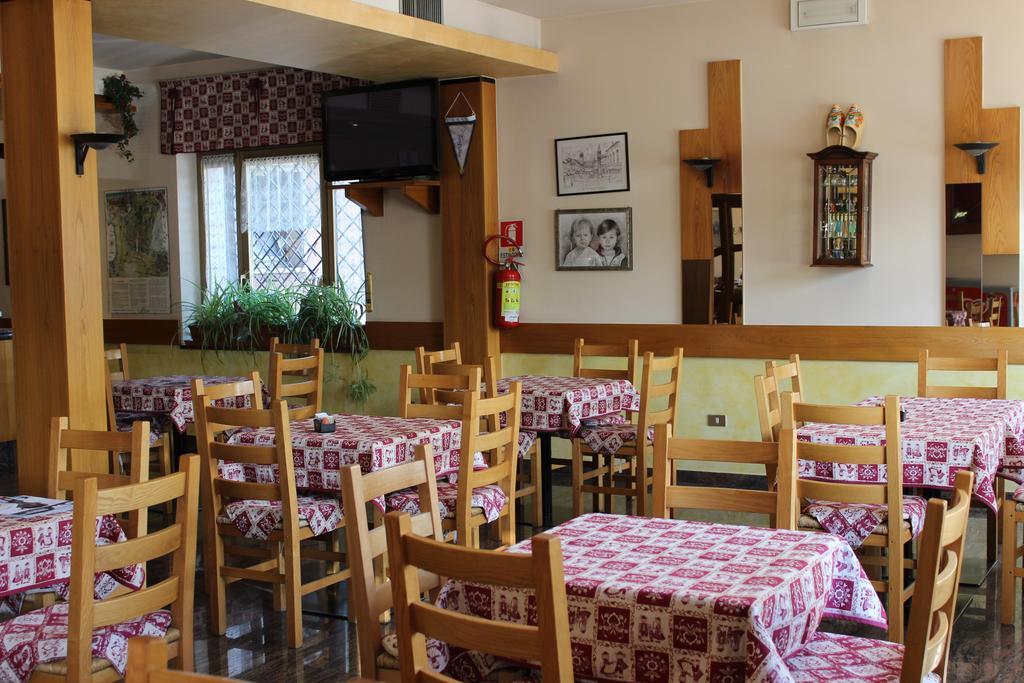 Albergo Napoleone 산탐브로지오 디 발폴리첼라 외부 사진